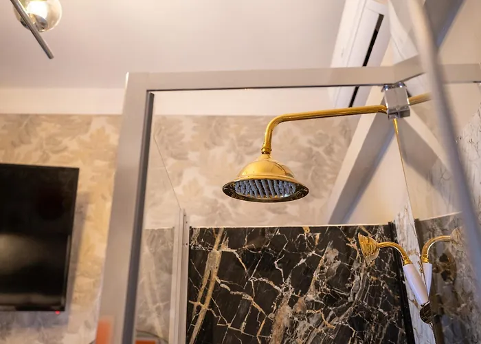 Luxury In Heart Of Walk To Colosseum Apartamento Roma
