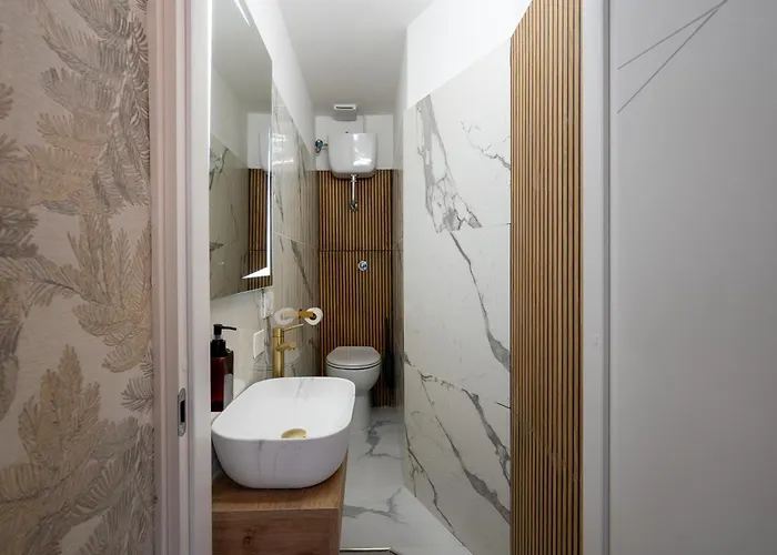 Luxury In Heart Of Walk To Colosseum Apartamento