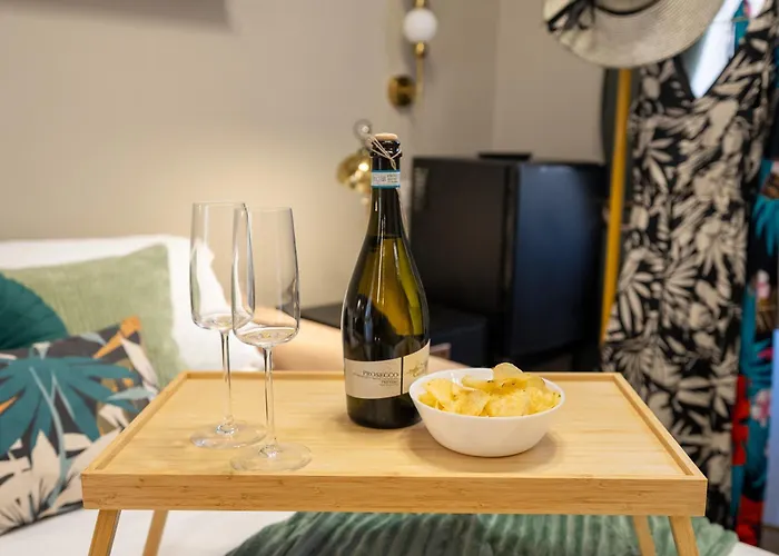 Luxury In Heart Of Walk To Colosseum Apartamento Roma